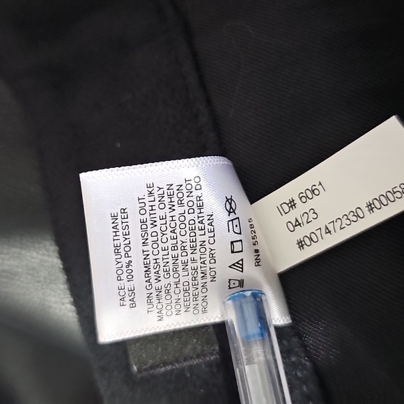 Express Black Faux Leather High Waisted 90's Slim Leg Pants Sz 4 - Picture 9 of 9